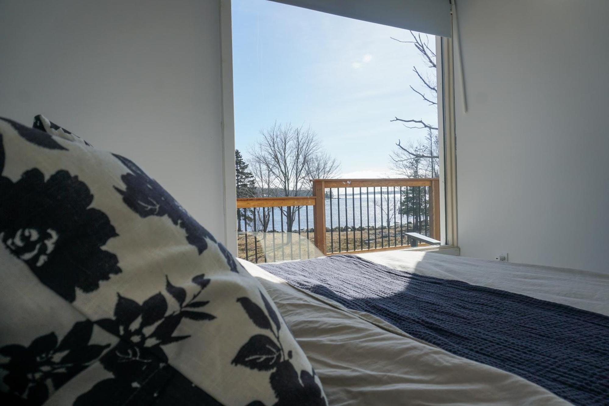 Blissful Oceanfront Cottage In Port Mouton المظهر الخارجي الصورة